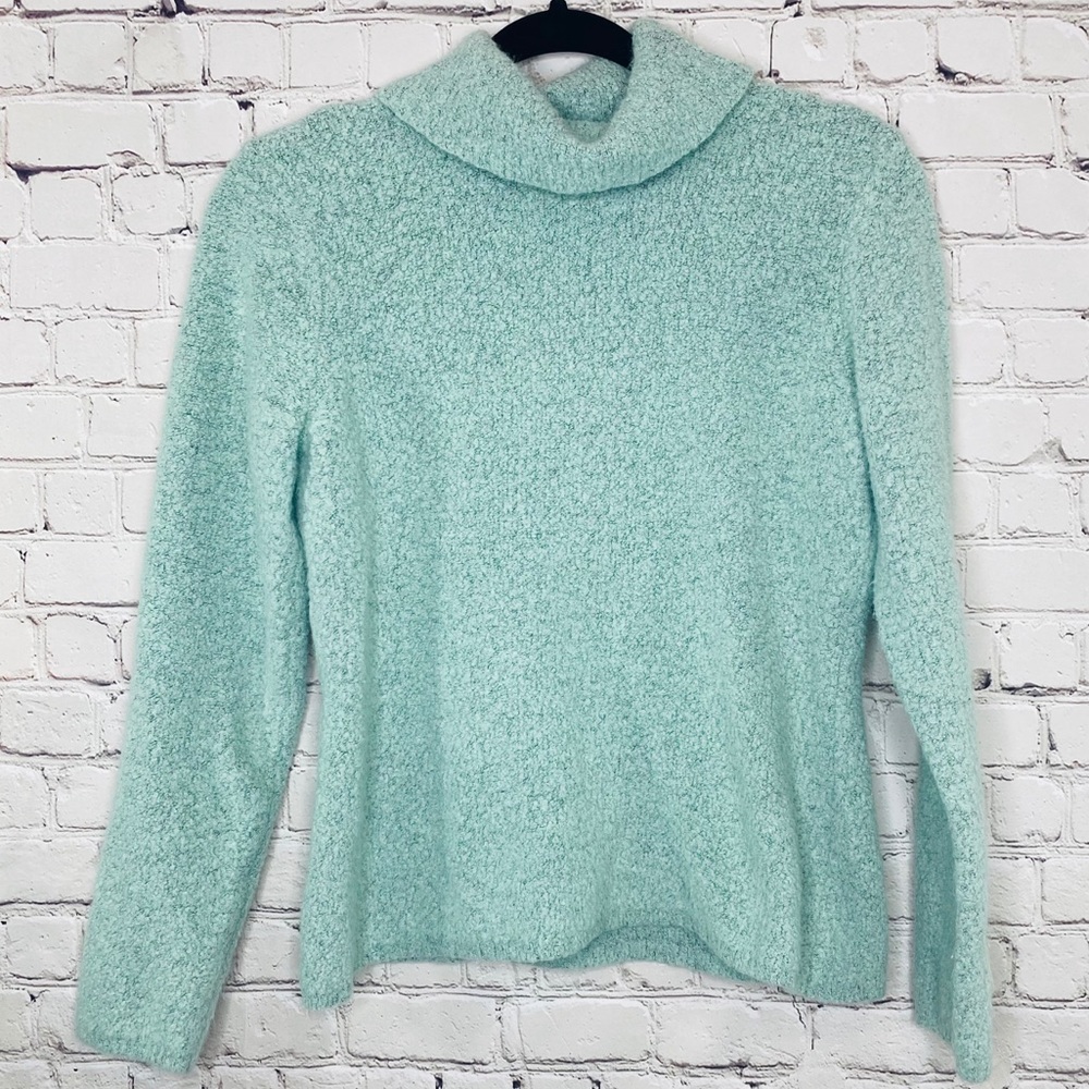 JH Collectibles Women’s Turtle Neck Sweater Medium
